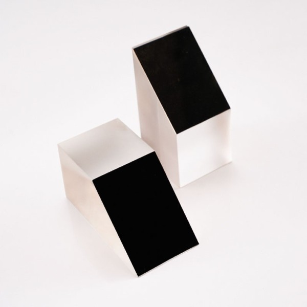 光學(xué)元件為何需要涂墨:探討光學(xué)涂墨的應(yīng)用優(yōu)勢(shì) 光學(xué)元件為何需要涂墨:探討光學(xué)涂墨的應(yīng)用優(yōu)勢(shì)