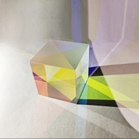 什么是合色棱鏡？它對(duì)投影儀有哪些作用？